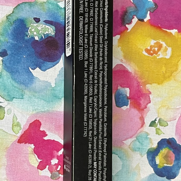 Contour & Highlight Duo and Lip Gloss - Picture 3 of 8